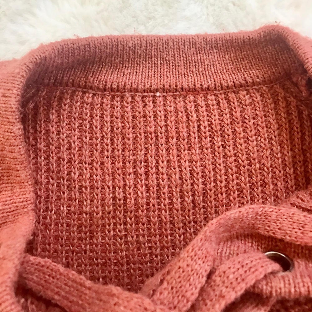 🌻 3/$20 Chunky Knit Rust Tie Up Sweater - Picture 6 of 6